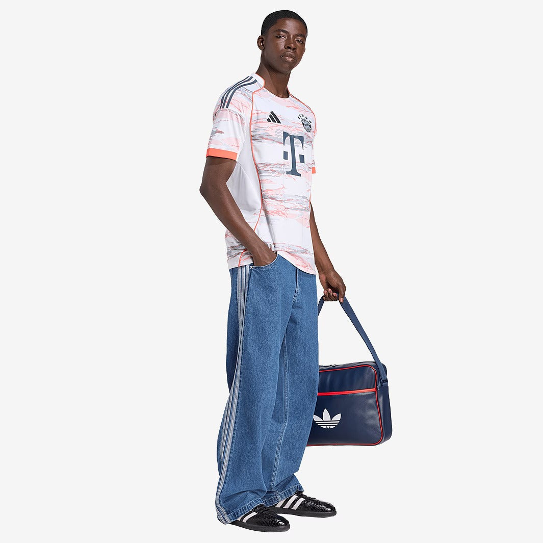 Camisola Bayern de Munique 2025/26 Fora Torcedor