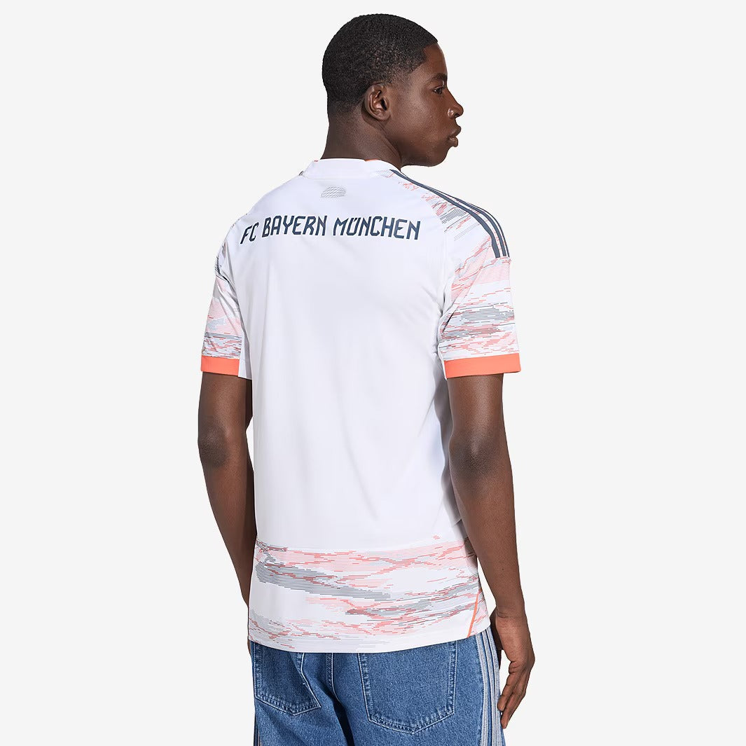 Camisola Bayern de Munique 2025/26 Fora Torcedor