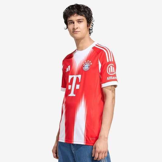 Bayern München 2025/26 Home Fan Jersey