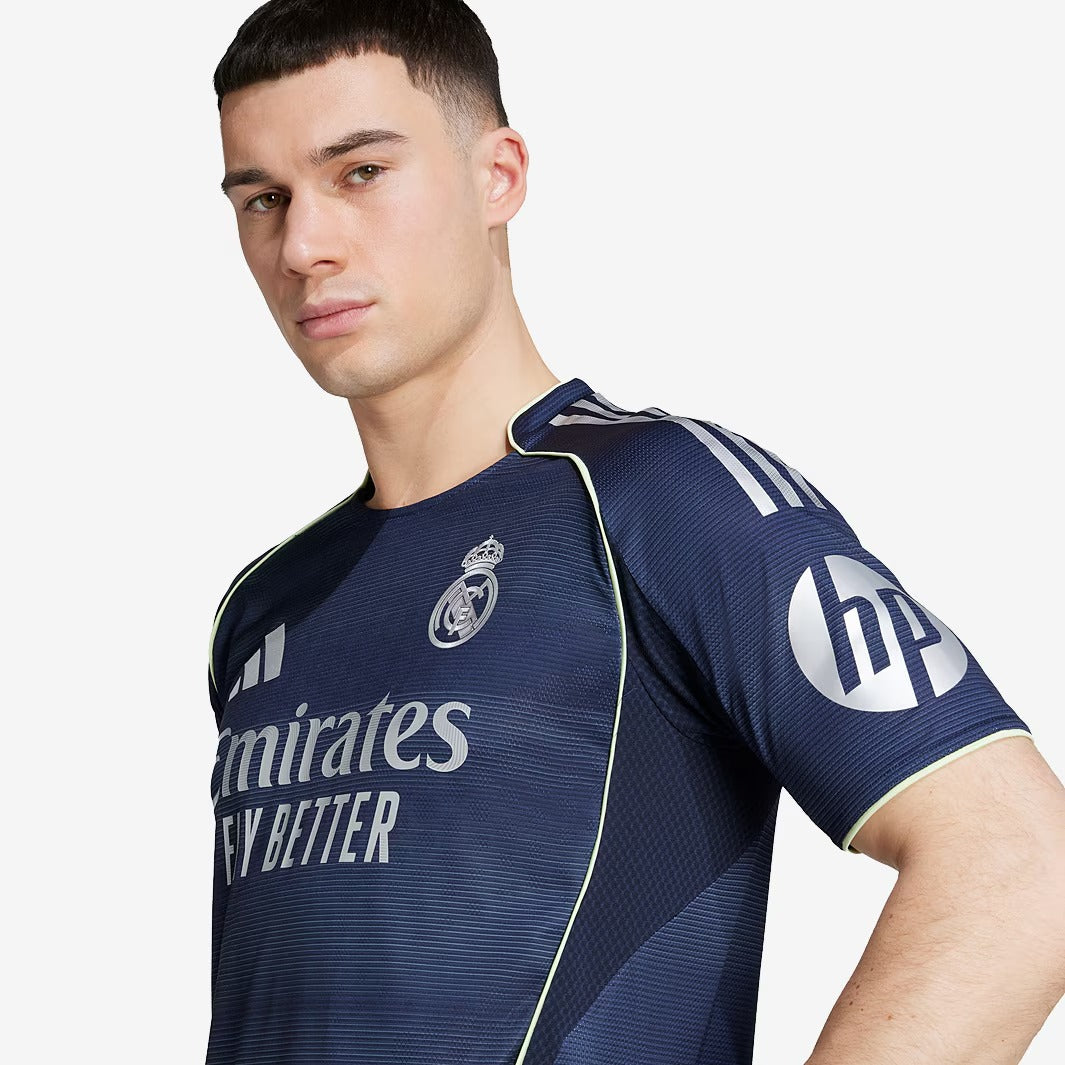 Camisola Real Madrid 2025/26 Fora Jogador