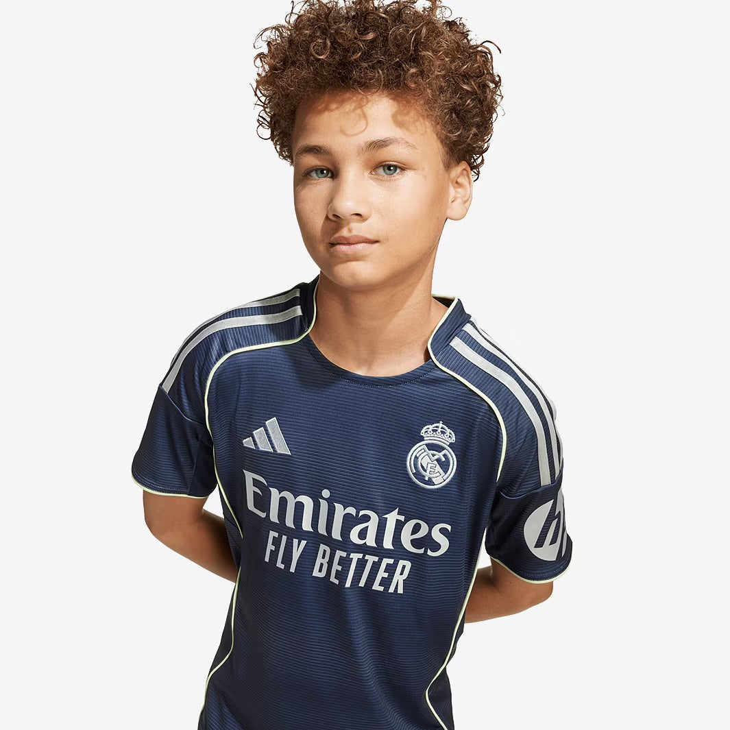 Conjunto Infantil Real Madrid 2025/26 Fora