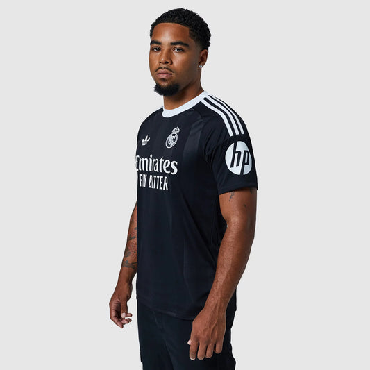 Real Madrid 2025/26 Goalkeeper Fan Jersey