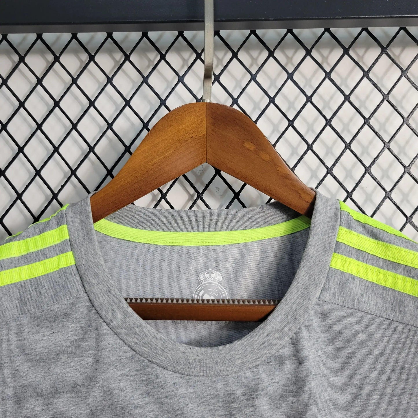 Camisola Real Madrid Fora 15/16 Retro