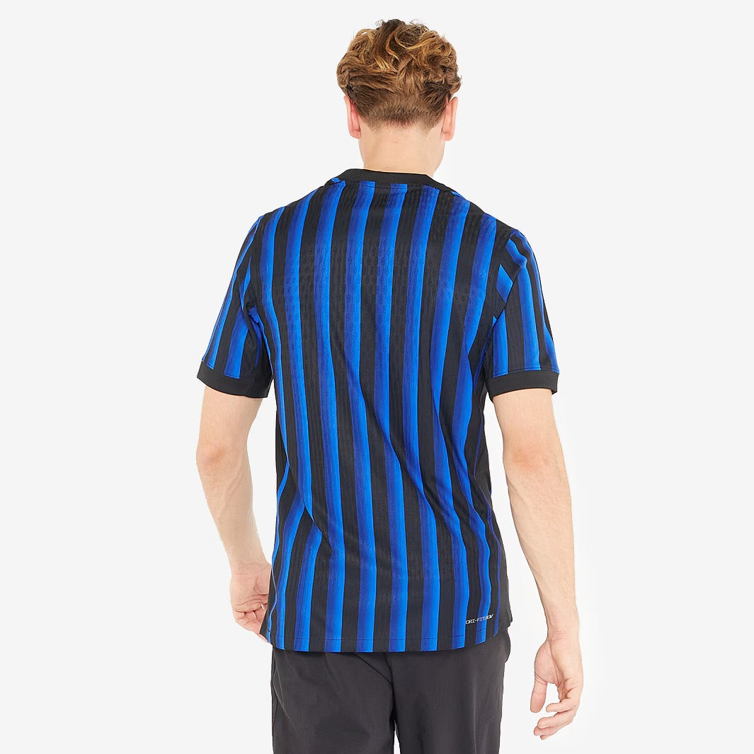 Camisola Inter Milan 2025/26 Casa Jogador Torcedor