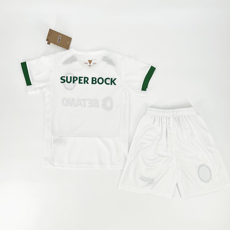 Conjunto Infantil Sporting CP 2024∕25 Souvenir Conjunto Infantil Kit 16-28(C605)