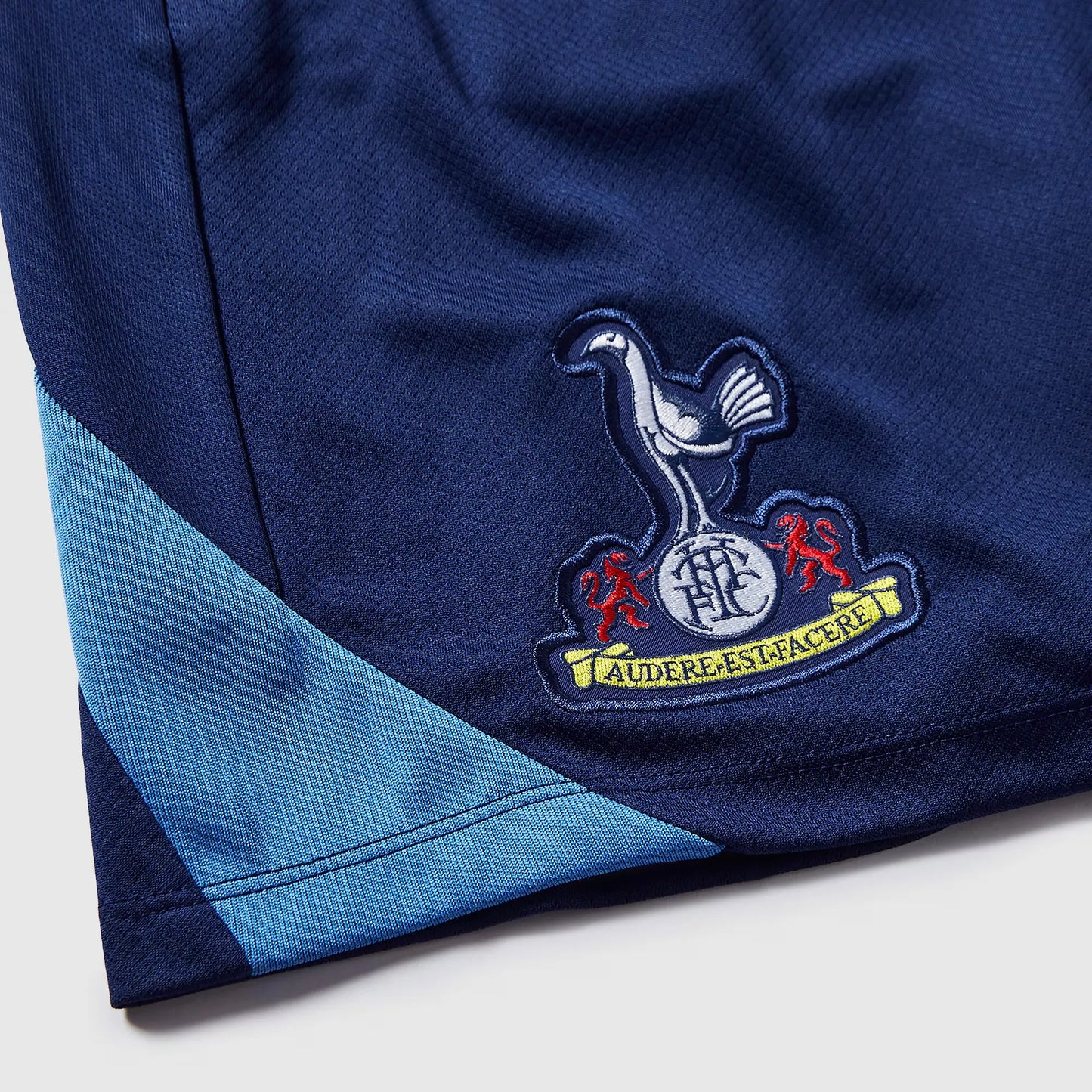Shorts Tottenham 2025/26 Strike Torcedor