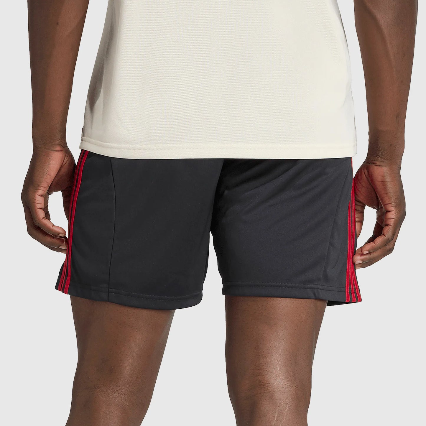Shorts Liverpool 2025/26 Fora Torcedor