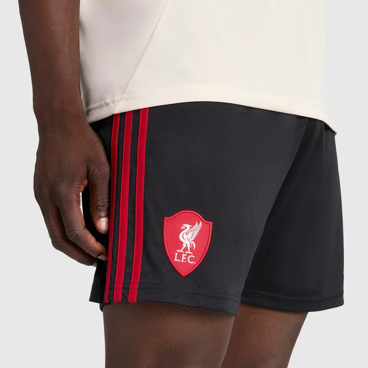 Shorts Liverpool 2025/26 Fora Torcedor