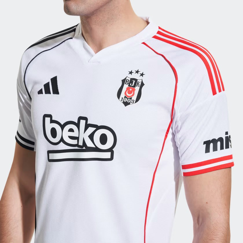 Camisola Beşiktaş JK 2025/26 Casa Torcedor