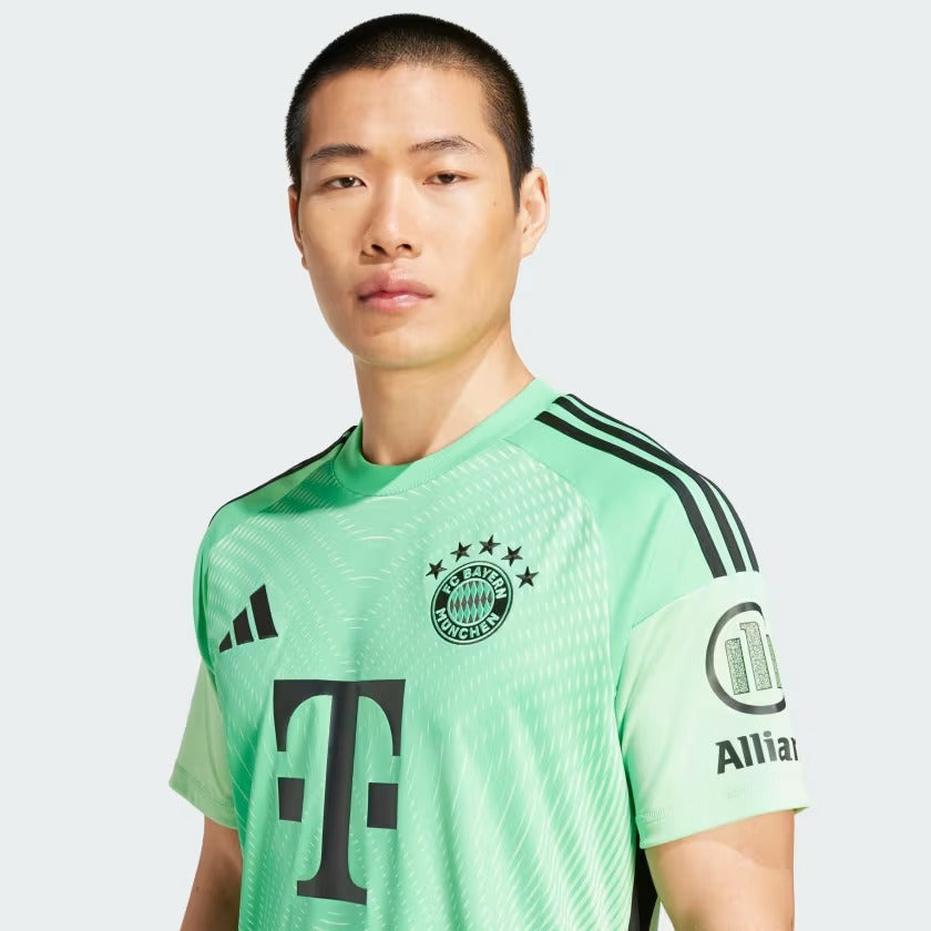 Camisola Bayern de Munique 2025/26 Goalkeeper Torcedor