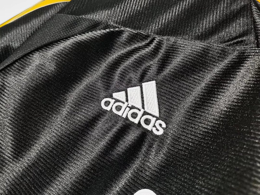 Real Madrid 1999/01 Retro Away Jersey - photo 9