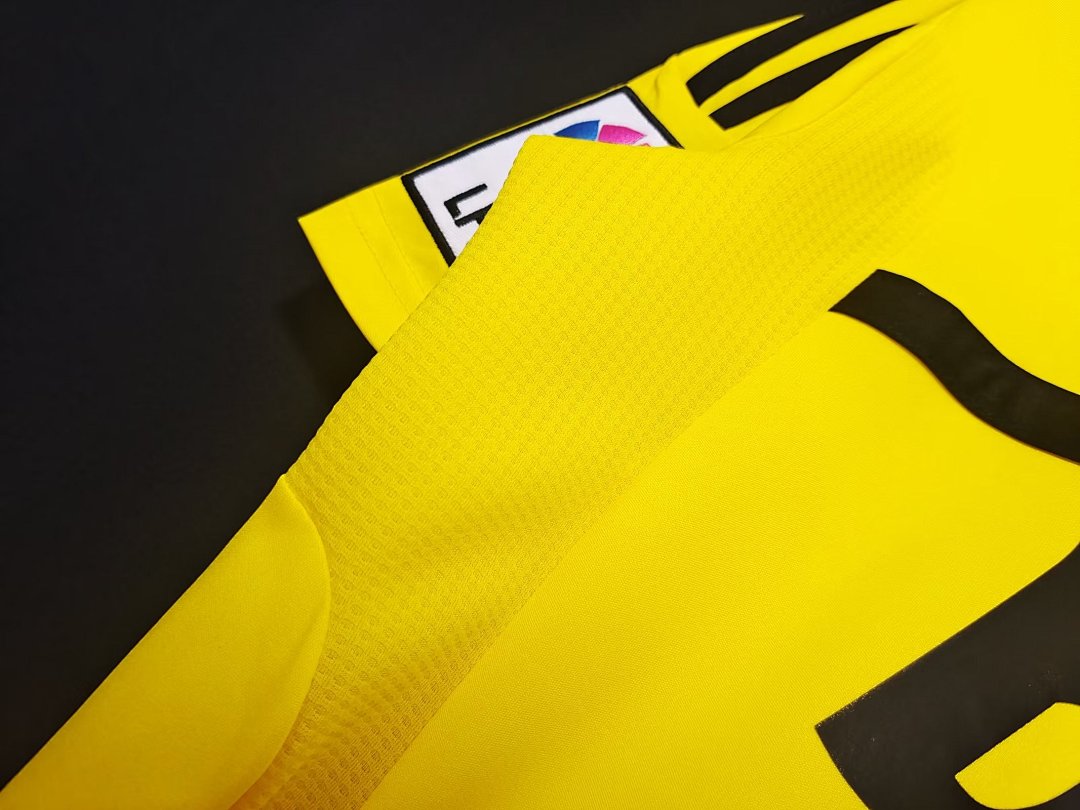 Real Madrid 2011/12 Retro Goalkeeper Jersey - photo 6