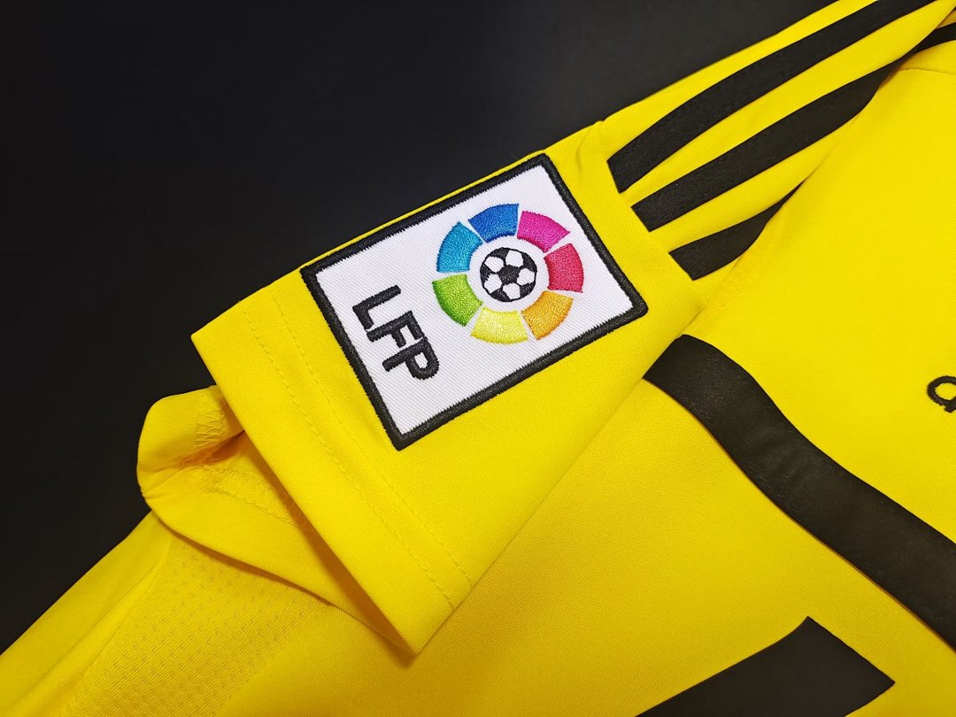 Real Madrid 2011/12 Retro Goalkeeper Jersey - photo 7
