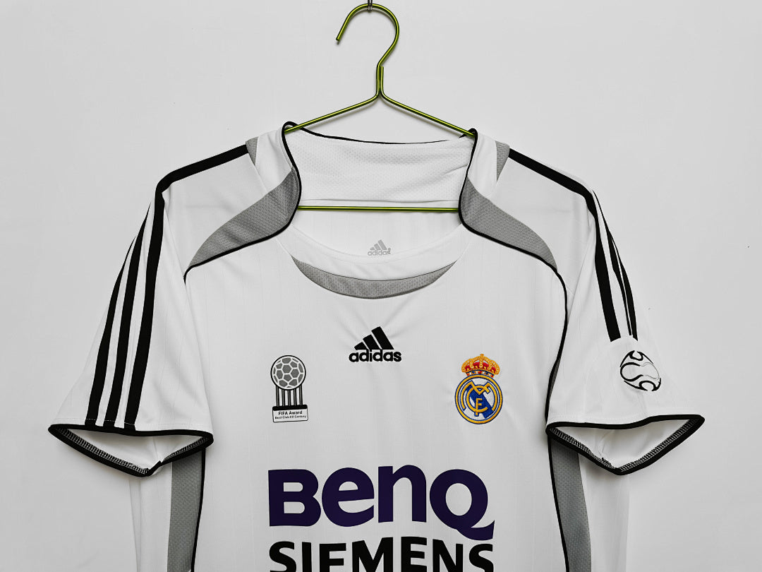 Real Madrid 2006/07 Retro Home Jersey - photo 3