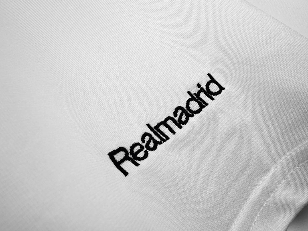 Real Madrid 2005/06 Retro Home Jersey - photo 2