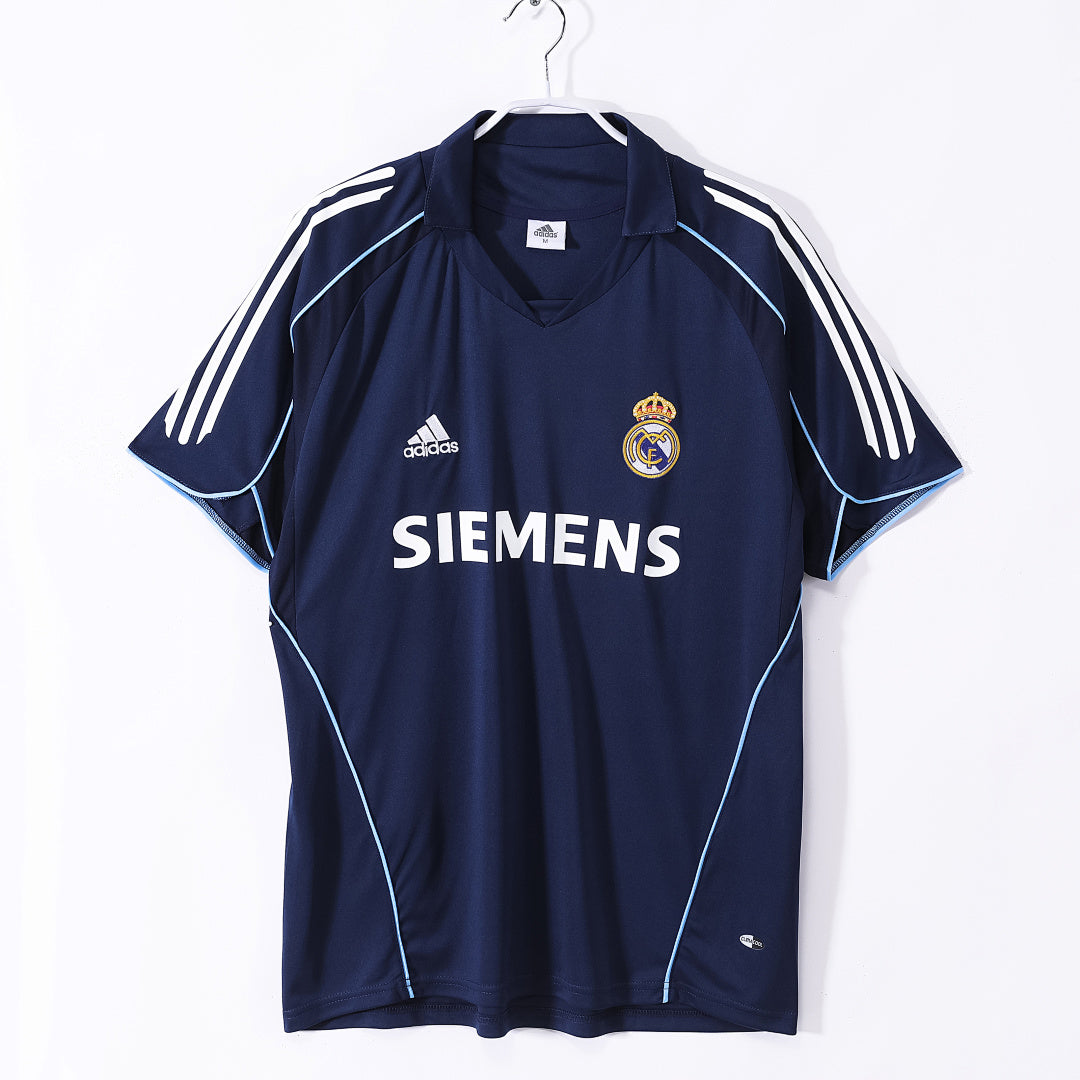 Real Madrid 2005/06 Retro Away Jersey - front