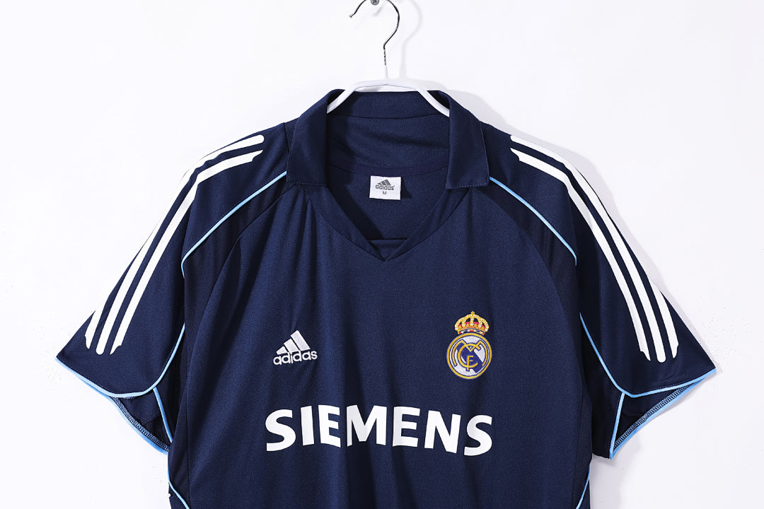 Real Madrid 2005/06 Retro Away Jersey - photo 10