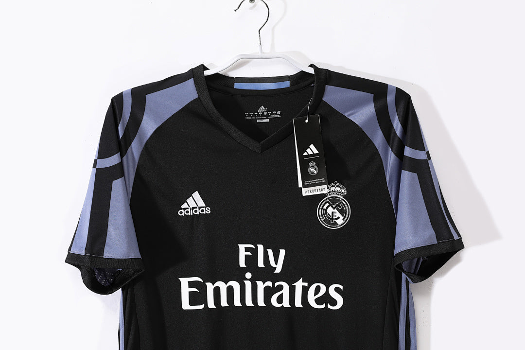 Real Madrid 2016/17 Retro Third Jersey - photo 5