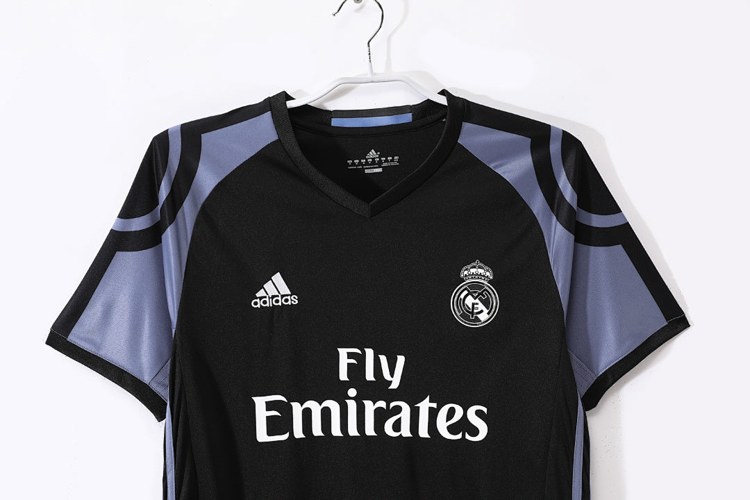 Real Madrid 2016/17 Retro Third Jersey - photo 10
