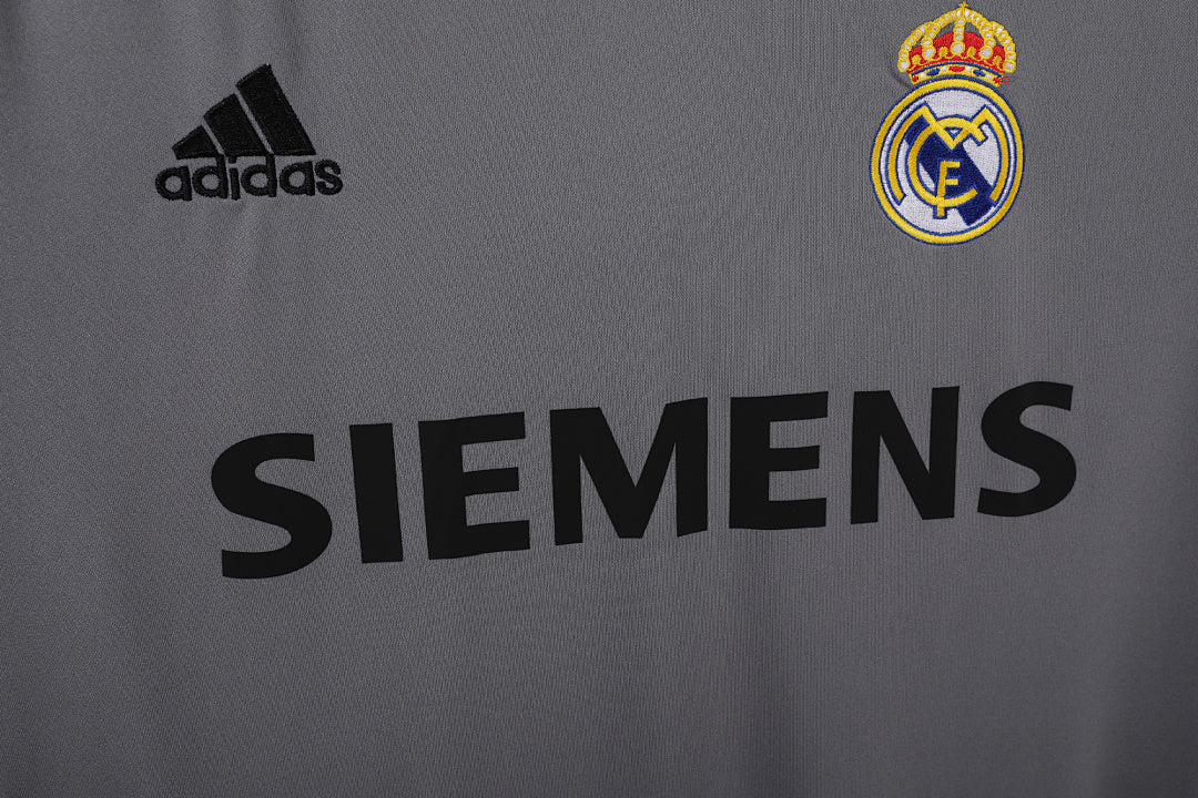 Real Madrid 2005/06 Retro Third Jersey - photo 8