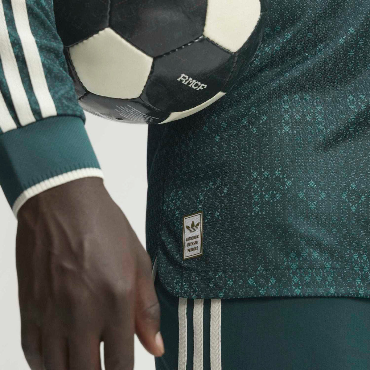 Real Madrid 2026/27 Away Authentic Long-Sleeve Jersey - photo 5